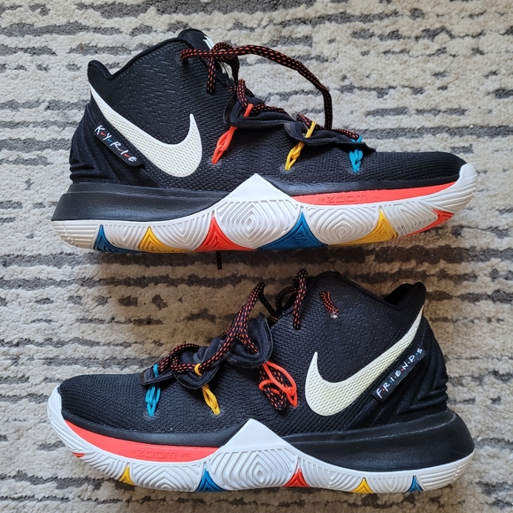 Nike Kyrie 5 'Friends' Size 8.5 - Picture 2 of 10